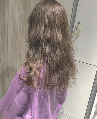 ロング カラー 荒川 ひなの 新川崎のヘアスタイル