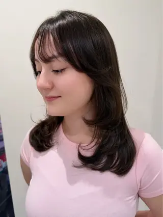 ミディアム 小顔レイヤー/ ベージュ🤍Rieのヘアスタイル