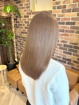 ロング 艶髪／透け感カラー ／ＲＹＯのヘアスタイル