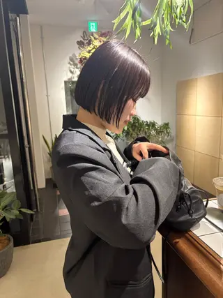 ショート Yui⭐️ 透け感カラーのヘアスタイル