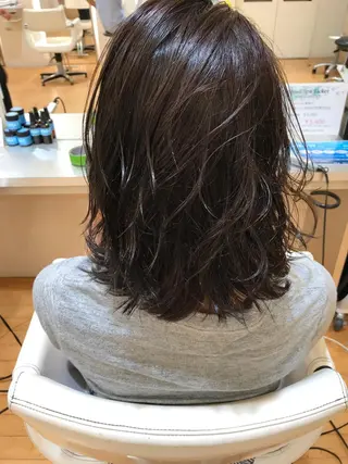 ミディアム カラー タジマ ヤスヒサのヘアスタイル