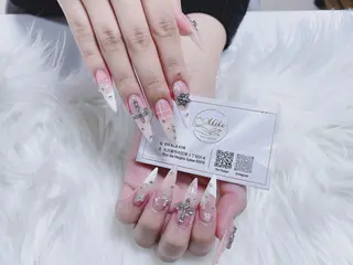 ネイル AKIKO ネイルサロンのネイルデザイン