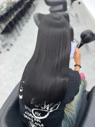 ロング カラー niina🖤 透明感×レイヤーのヘアスタイル