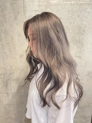 ロング カラー 🫧うる艶レイヤー /グレージュ🪐リサのヘアスタイル