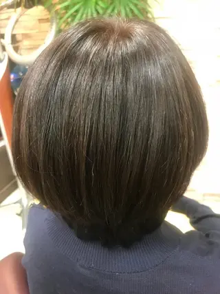 ショート カラー ササキ トモコのヘアスタイル