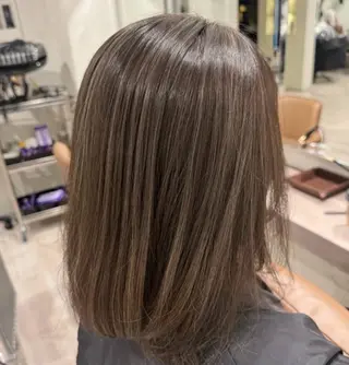 ミディアム レイヤーカット/ 美髪矯正/YUIのヘアスタイル