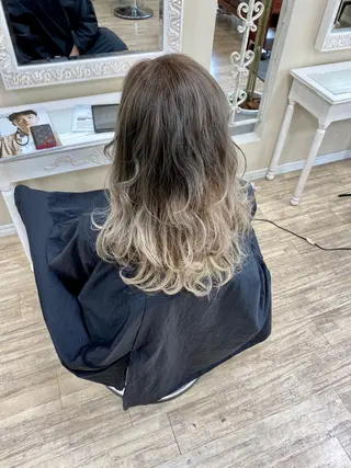 カラー SALOWIN栄 高須大貴のヘアスタイル