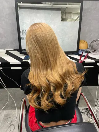 ロング Cielro/ダブル カラー/西田咲希のヘアスタイル