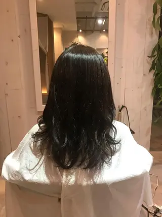セミロング カラー 長尾 桃佳のヘアスタイル