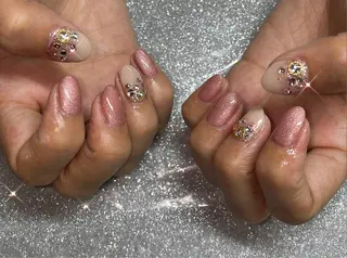 ネイル VIERU 🌈🎀💖のネイルデザイン