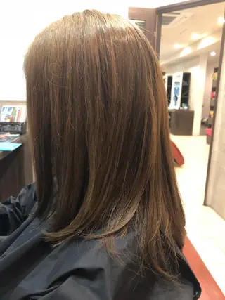 ミディアム カラー 美容室ARKS 黒田杏奈のヘアスタイル