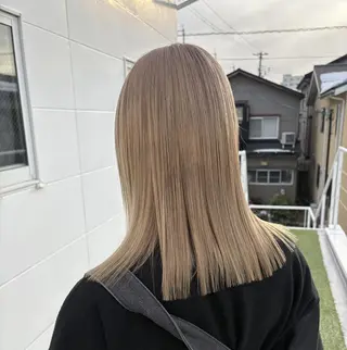 ミディアム 透けるミルクティー ☕赤味ゼロ★はる吉のヘアスタイル