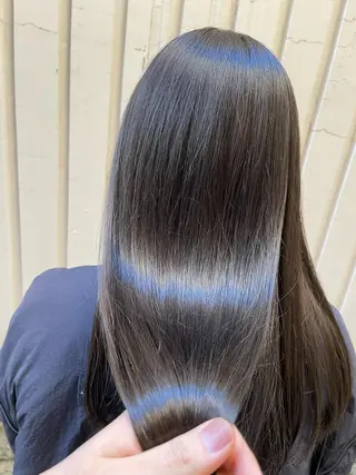 セミロング antica YOSHIのヘアスタイル