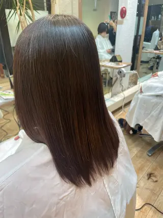 ミディアム 伊藤 未奈のヘアスタイル