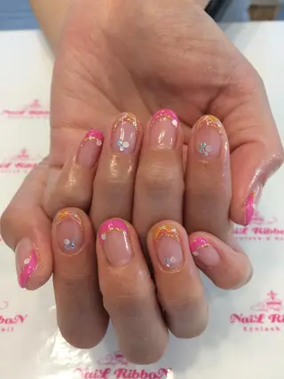 ネイル ネイルリボン 受付スタッフのネイルデザイン