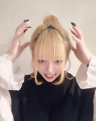 ヘアアレンジ ムラ修正.ブリーチ エクステ🤍アミルのヘアスタイル