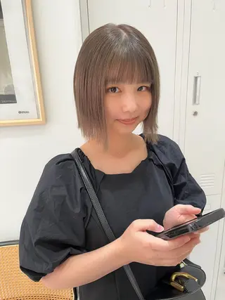 ショート 透明感カラー👑 井上美乃里のヘアスタイル