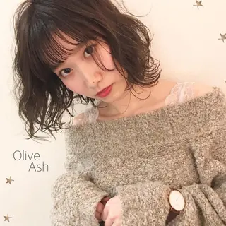 ミディアム カラー 市川 千夏のヘアスタイル