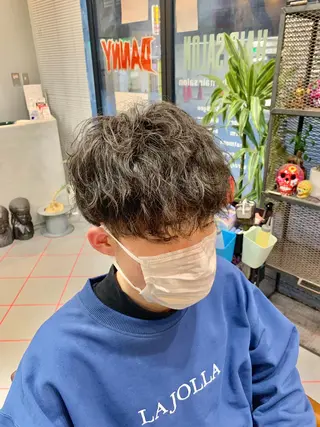 ショート パーマ メンズ 【扱いやすいパーマ】 眞鍋拓己のヘアスタイル