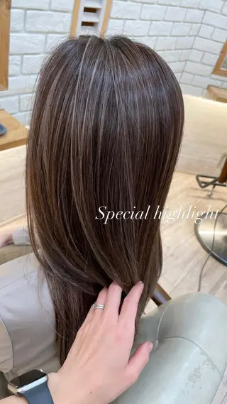 ロング 鈴木 妃帆未のヘアスタイル