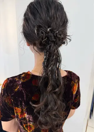 セミロング ヘアアレンジ ✨オール年代🆗 🤍ウチダアユコのヘアスタイル