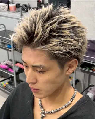 ショート カラー メンズ 角 啓成のヘアスタイル