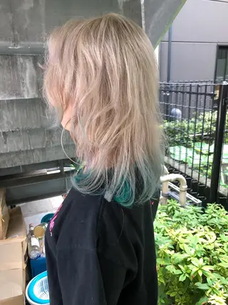 ミディアム サイレント美容師 アイリィのヘアスタイル