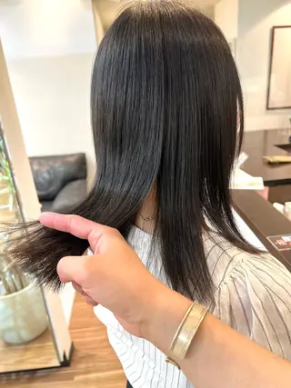 ミディアム カラー 色ムラ修正の神様 新宿ハイトーンかすみのヘアスタイル