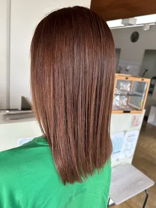 ミディアム 西川 礼菜のヘアスタイル