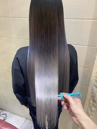 ロング カラー 佐伯 りょうのヘアスタイル