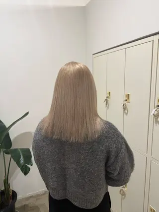 ミディアム カラー 吉川 莉央のヘアスタイル