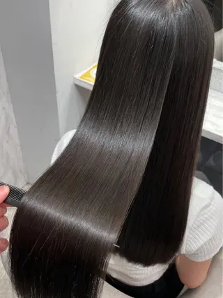 🫧いお/透明感艶 カラー/縮毛矯正🫧のヘアスタイル