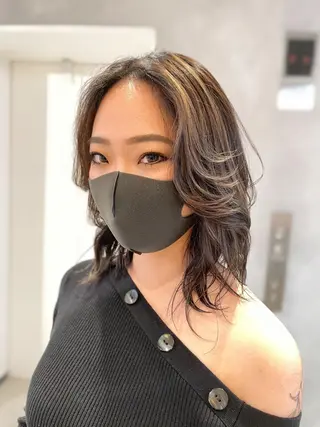 セミロング カラー ハイトーン×レイヤー ／遠藤将太のヘアスタイル