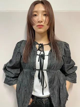 セミロング オカモト ミユウのヘアスタイル