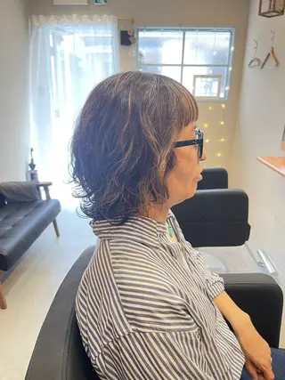 ミディアム パーマ nowhere ノーウェアのヘアスタイル