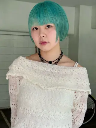 ショート ハッシュカット/ ブリーチ/アスナのヘアスタイル