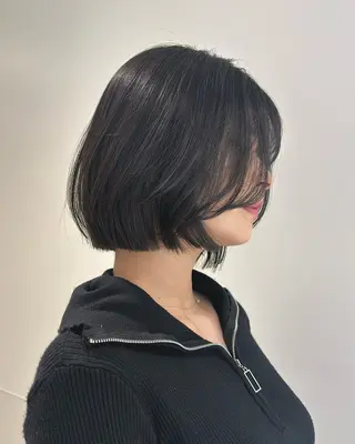 ショート カラー パーマ ヘアアレンジ メンズ 切りっぱなしヘアボブ ミディアムヘアRYOのヘアスタイル