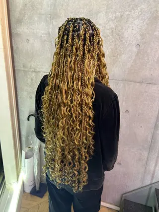 ロング ヘアアレンジ HARURU🪮✨ ブレイズ海外ヘアのヘアスタイル