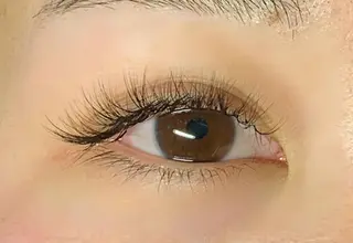 マツエク・マツパ 北川 広行のヘアスタイル