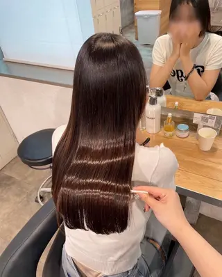 ロング パーマ 🫧モテる💗ダメー ジレスハイトーン🫧のヘアスタイル