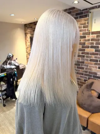 ロング 艶髪/透け感カラー /RYOのヘアスタイル