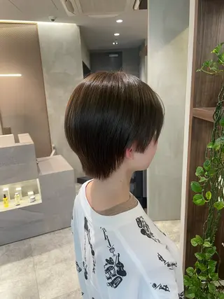 ショート カラー Toiro 新宿所属・ハイトーン/透明感 yuinaのヘアスタイル