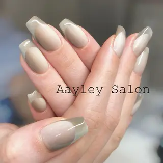 ロング Aayley アイリ―サロンのネイルデザイン