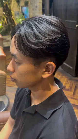 ショート 曲がる縮毛 フェザー ニュアンス  佐々木のヘアスタイル