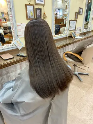 カラー 中村 莉緒のヘアスタイル