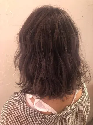 セミロング カラー 推しカラー オタク美容師 山本のヘアスタイル
