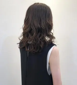 パーマ ツノガイ エリのヘアスタイル