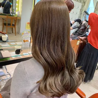 ロング カラー YUMEKA🩶/ 透明感カラー🥣のヘアスタイル