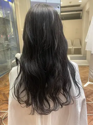ロング 頭から整える美容師 松田のヘアスタイル
