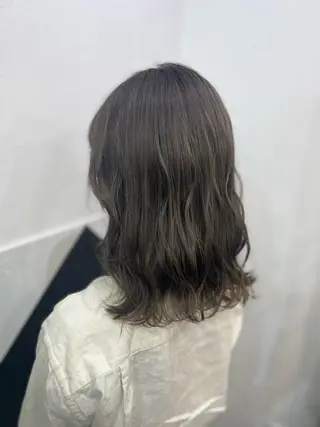 ミディアム カラー 吉野 瑳桜のヘアスタイル